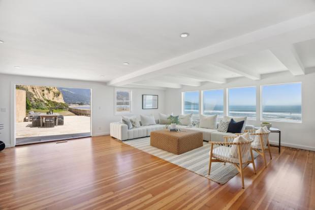 Downstairs room overlooking the ocean.