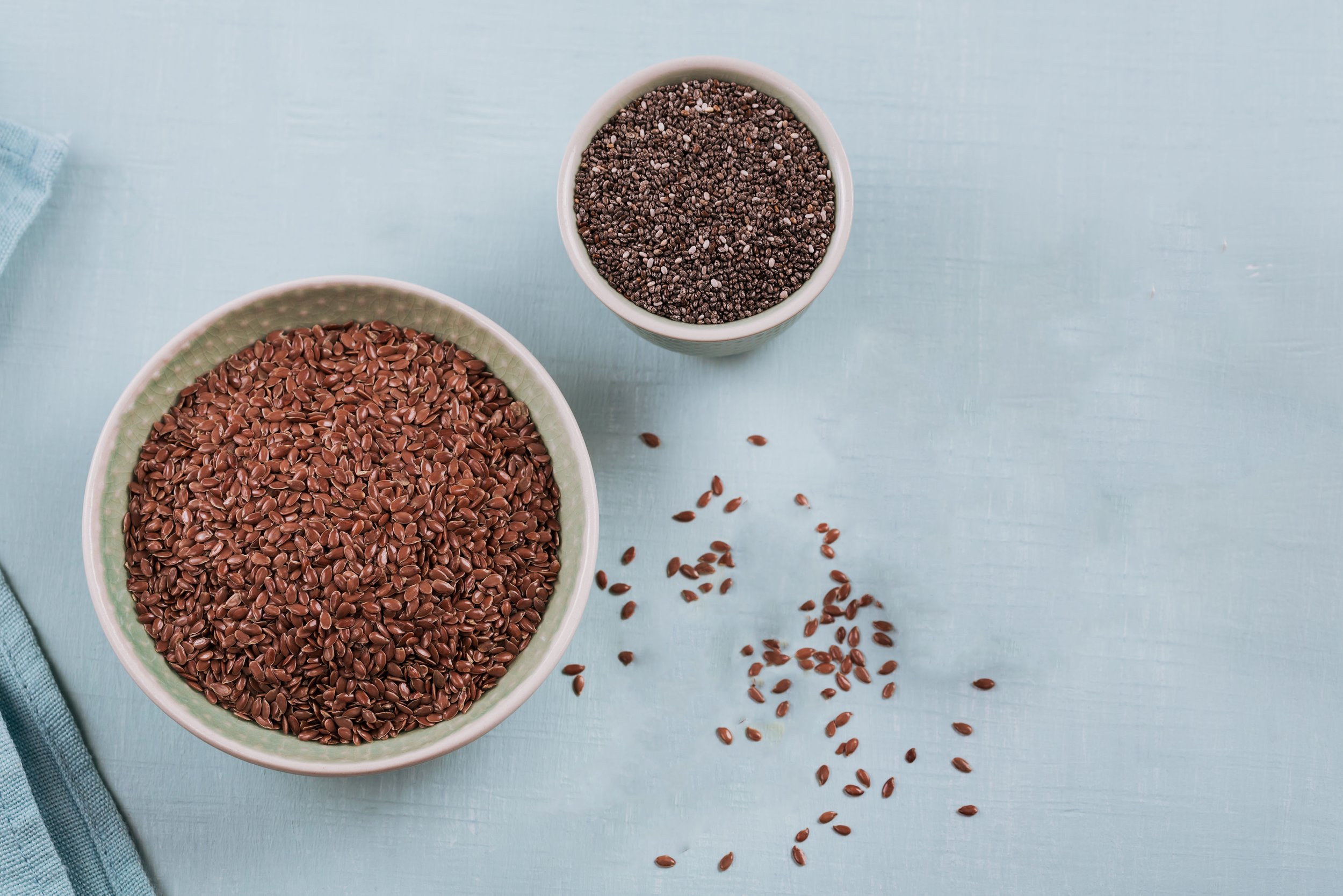 What’s the Difference between Chia Seeds and Flax Seeds?
