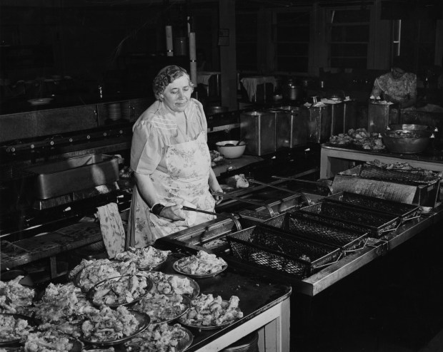 Mrs. Knott's Chicken Dinner Restaurant kitchen in the 1940s. (Courtesy of Orange County Archives)