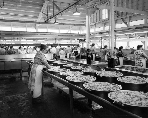 Mrs. Knott's Chicken Dinner Restaurant kitchen in the 1940s. (Courtesy of Orange County Archives)