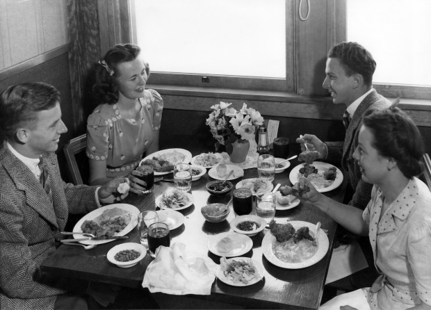 Mrs. Knott's Chicken Dinner Restaurant dining room in the 1940s. (Courtesy of Orange County Archives)